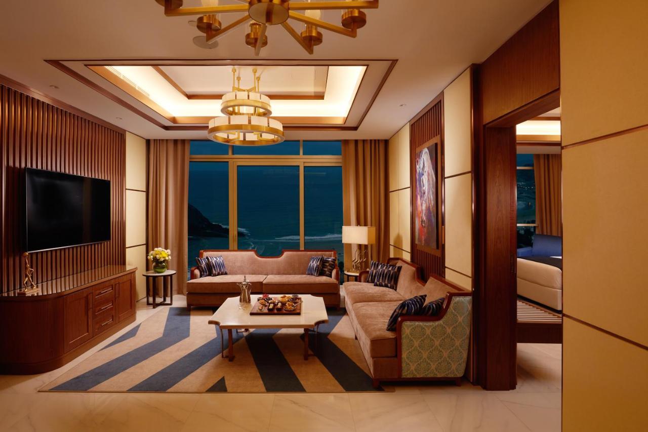 Royal M Al Aqah Beach Resort By Gewan Buitenkant foto A suite at the hotel