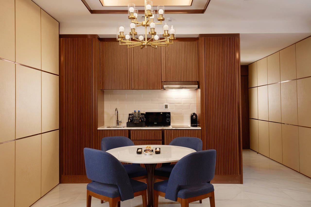 Royal M Al Aqah Beach Resort By Gewan Buitenkant foto A kitchen in a suite at The Ritz-Carlton, Tokyo